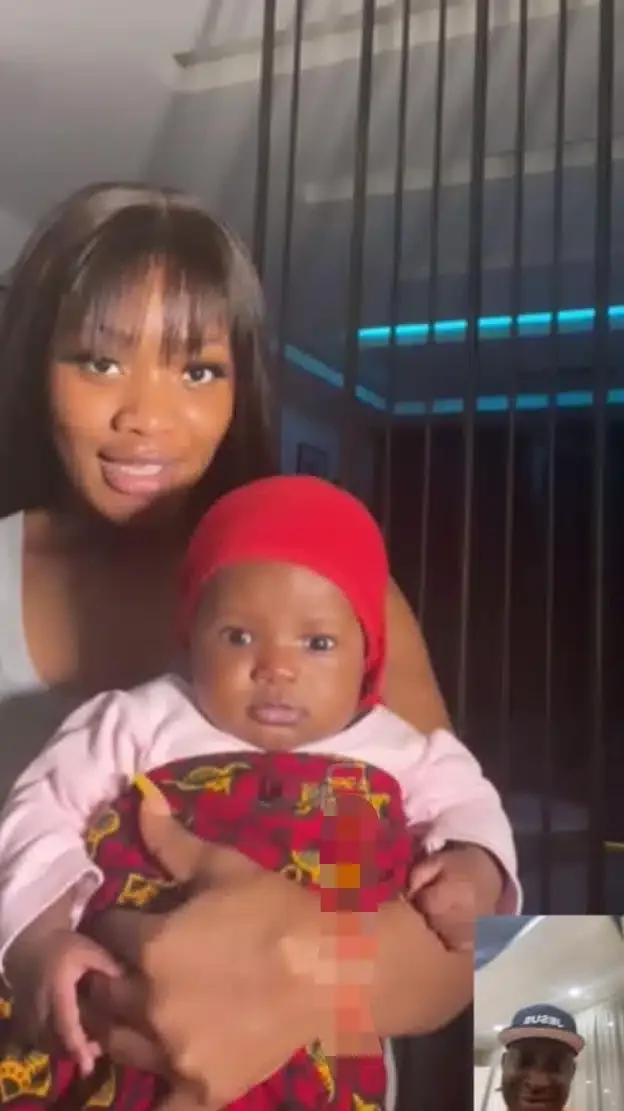 Carter Efe finally unveils his little baby