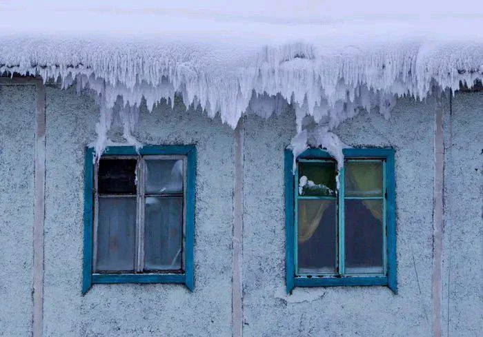 The Coldest Village In The World, Where It Is So Cold That Even Eyelashes Freeze (Photos))