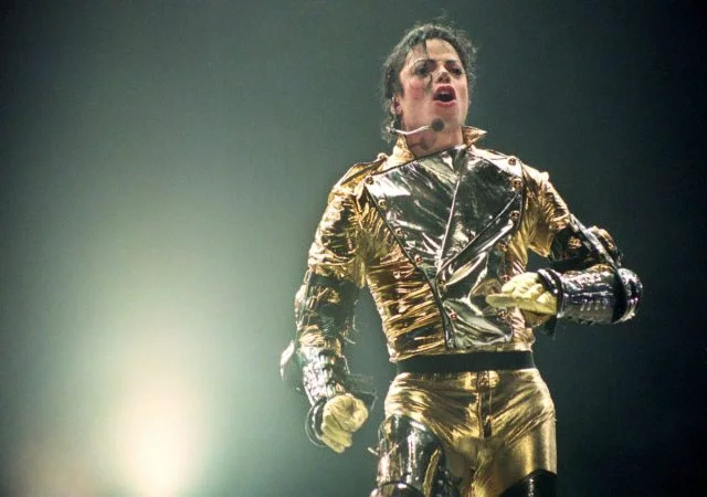 Michael Jackson Collapsed While Rehearsing For His HBO Show Today In 1995 -  MyStreetz Magazine