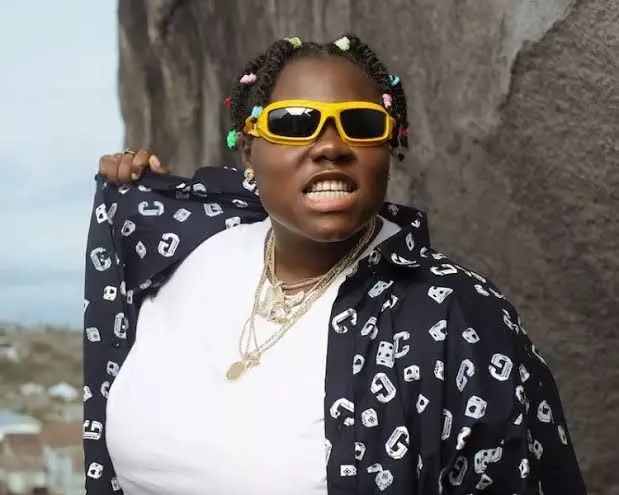 Hilarious moment Teni confronts driver for farting in car