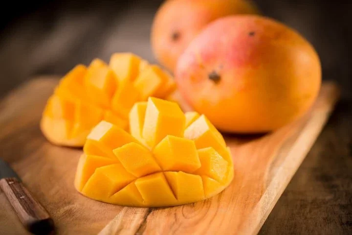 Are mangoes good for men?