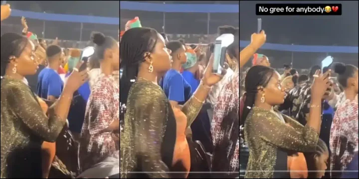 'No let anybody pressure you' - Reactions as lady uses POS machine to record video during church concert