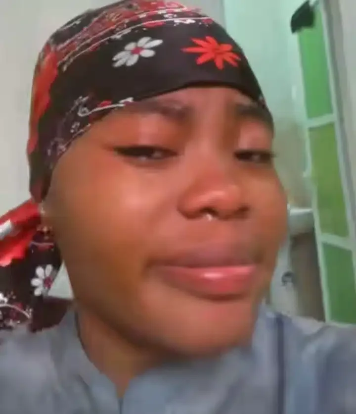 Lady in tears as boyfriend cancels wedding over her refusal to get pregnant first