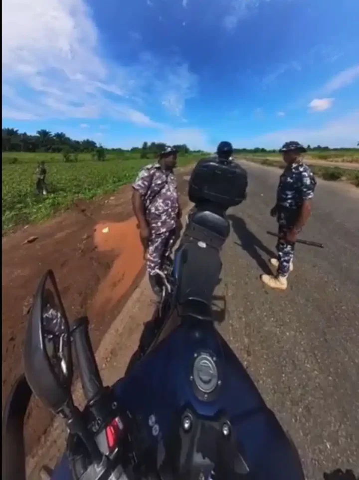 'Do us a favour, delete it' - Police officer begs biker after spotting security camera (Video)