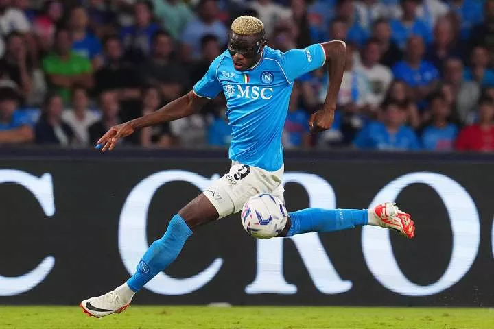 Former Chelsea  star warns Chelsea to stay away from Napoli's Nigerian striker