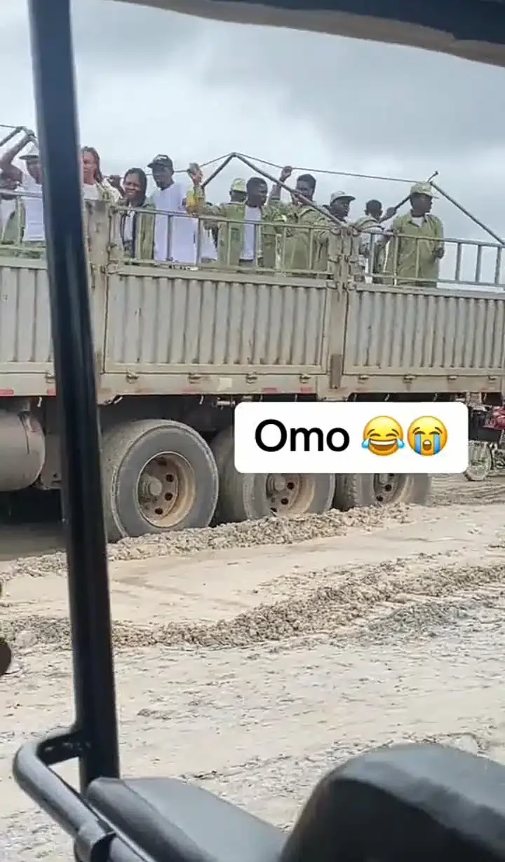 'Where dem dey carry leaders of tomorrow go?' - Mixed reactions as corpers are seen on truck