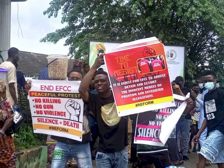  Like Delta, Ibadan youths stage protest against EFCC (photos)