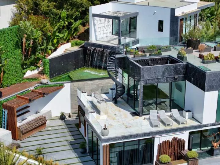 Edwin Castro buys his third mansion worth $47M mansion with 7 bedrooms and 11 bathrooms after winning $2B lottery in February (photos)