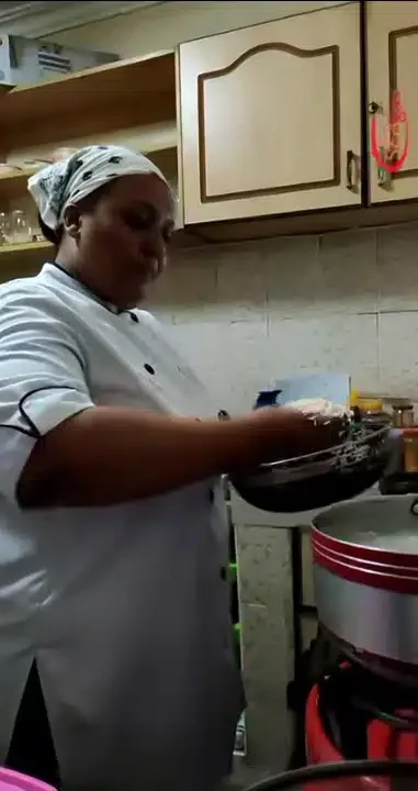 Kenyan Chef, Maliha begins cook-a-thon, stirs reactions (Video)