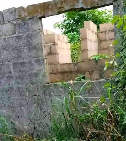 Old photo of Turkey-based Nigerian man found inside a bottle buried in his uncompleted building