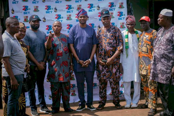 Hon. Olajide Boladuro, COO 22Bet West Africa &  key stakeholders at Bodija Market