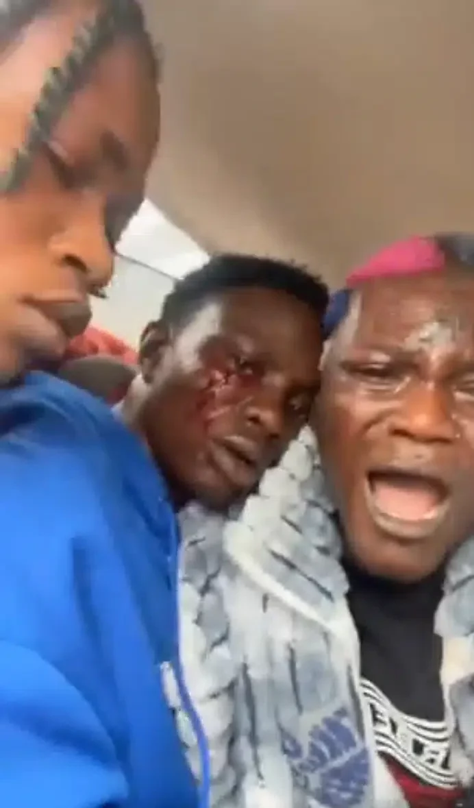 Portable and his boys beaten up in Lekki when he went to buy clothes (Video)