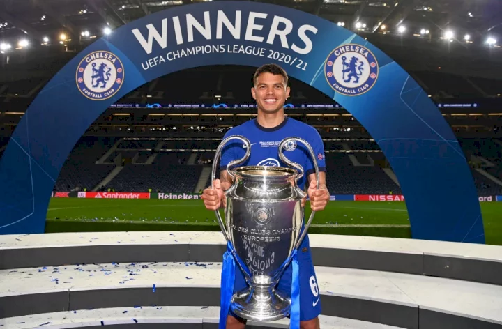 Thiago Silva extends Chelsea contract