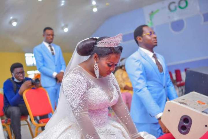 'Warri no dey carry last and I got him' - Lady rejoices as she marries man she's been wooing on Facebook since 2017