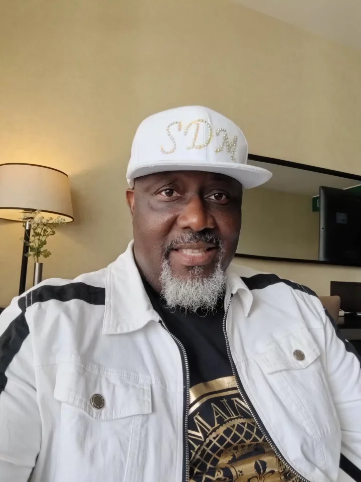 'He go soon decamp to APC' - Reactions as Dino Melaye is seen wailing on camera