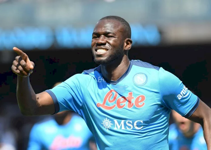 Napoli accept Chelsea's bid for Kalidou Koulibaly as defender flies to London