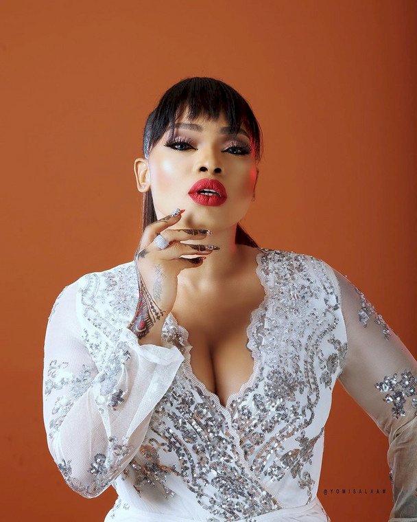'Make una gettout abeg, but Shim apologized' - Reactions as Nigerians knock off Halima for digging past issues with Bobrisky