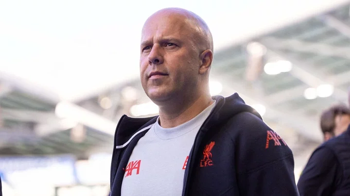 Arne Slot Fires Back at Mikel Arteta's Premier League Title 'Excuses' Arne Slot Fires Back at Mikel Arteta's Premier League Title 'Excuses'