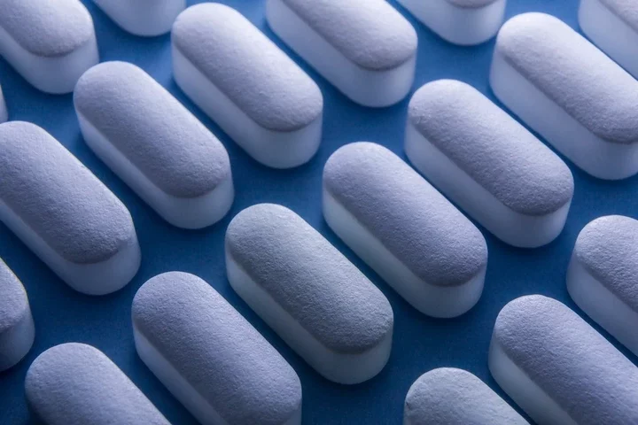 Painkillers don't work as well for women. Here's why.