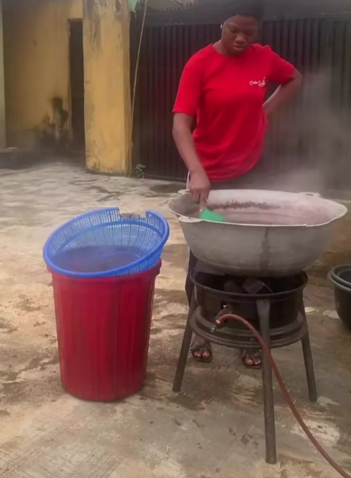 Graduate regrets spending 5 years in LASU as she becomes zobo seller