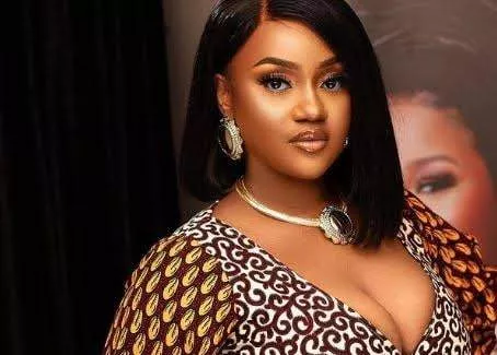 Chioma scatters dance floor with her jaw-dropping 'Unavailable dance' at Davido's AWAY Festival