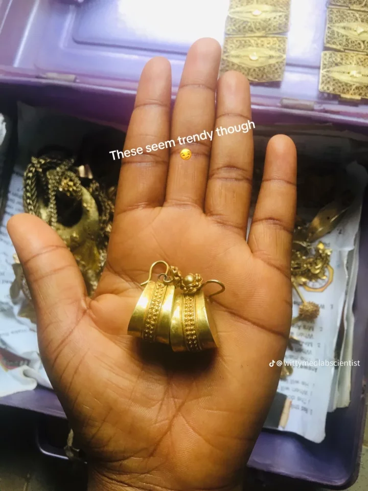 Nigerian lady flaunts gold rings, necklaces, bangles online as she discovers late grandmother's jewelry box