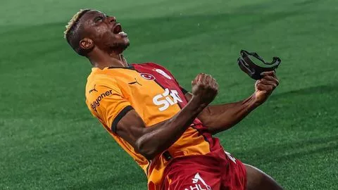 Al Hilal become favourites to sign Osimhen with rumoured ₦1.3 billion per week salary Al Hilal become favourites to sign Osimhen with rumoured ₦1.3 billion per week salary