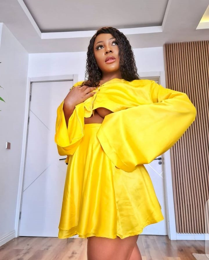 'It's the boobs for me' - Fans gush over Ifu Ennada's underboobs as she flaunts it (Photos)