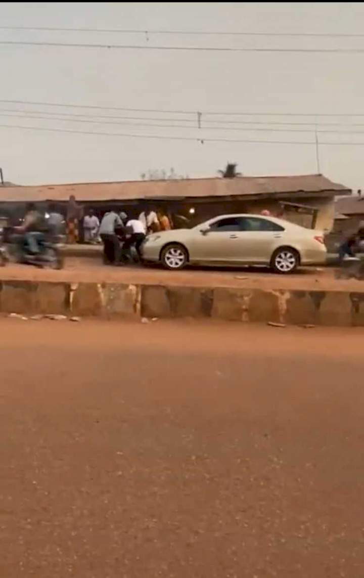 Suspected ritualist nabbed while attempting to run after allegedly dropping lady who ran mad on the spot (Video)