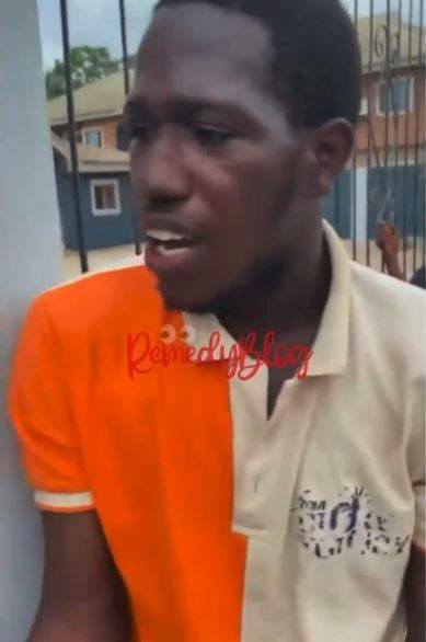 Two suspected ritualists caught trying to take woman's urine after she peed on the road in Benin (Video)