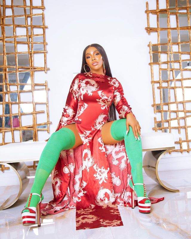 'Fans in the mud' - Reactions trail photoshoot of Mercy Eke and Tacha (Video)