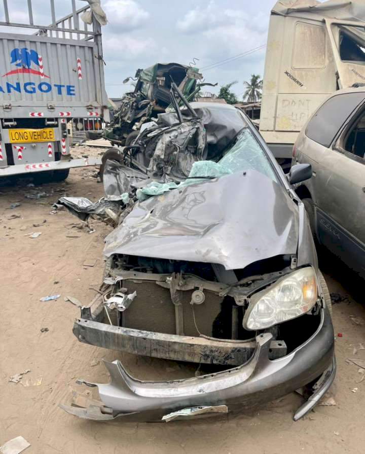 'This is to FRSC officials who arrived the scene with no first-aid' - Man writes after surviving accident that claimed his partner's life