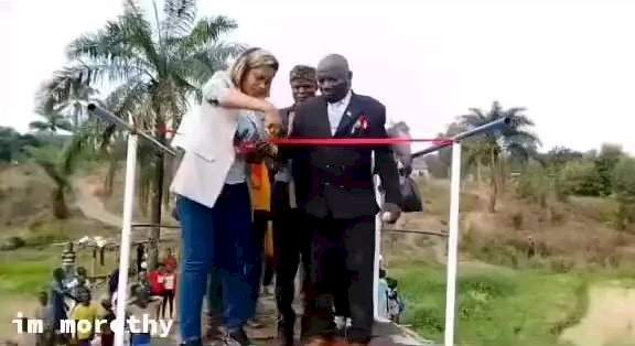 African Politicians are the same everywhere - Reactions as Bridge collapses with officials on it while being commissioned in South Africa (video)