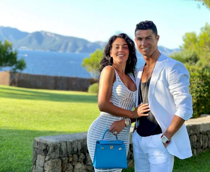 Footballer, Cristiano Ronaldo and girlfriend expecting a set of twins