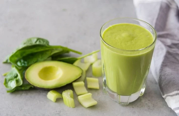 Creamy Avocado Smoothie with Simple Ingredients - Malena Nutrición