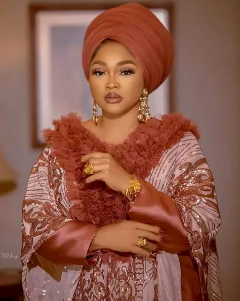 Cybernauts dig out old video of Mercy Aigbe tutoring ladies on how to 'chop' their married lovers