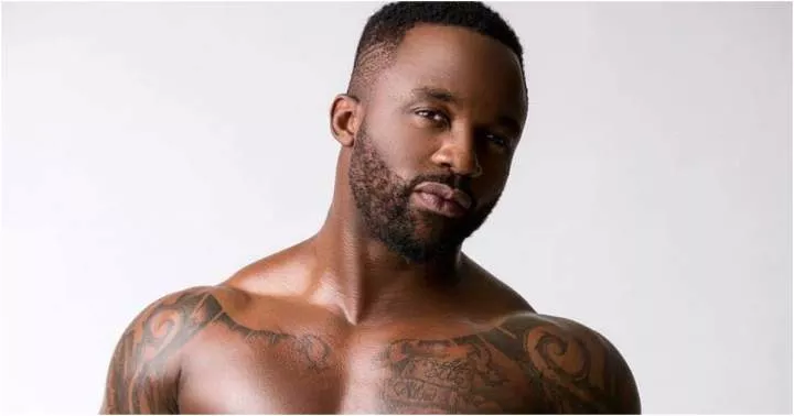 "You're brainless" - Iyanya loses his cool on netizen who undermined his music career