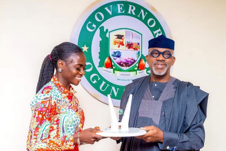 Ogun state government gifts Tobi Amusan N5m and a house 