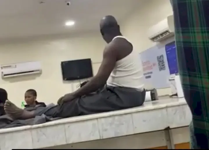 Man creates scene in bank after N1.7M reportedly vanished from his account (Video)