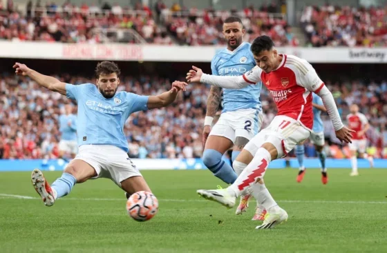 Gabriel Martinelli scores the winning goal for Arsenal against Man City