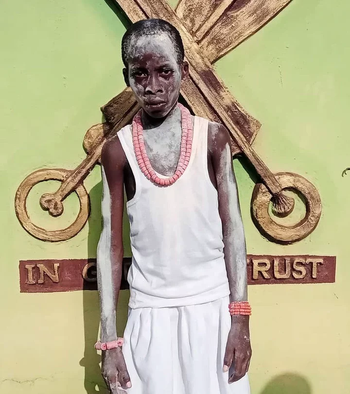 Delta monarch confers chieftaincy title on 12-year-old boy who killed white rabbit while hunting in the bush