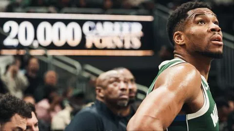 Giannis Antetokounmpo: Nigerian Freak scores 20,000th point for Bucks in win against Mavericks