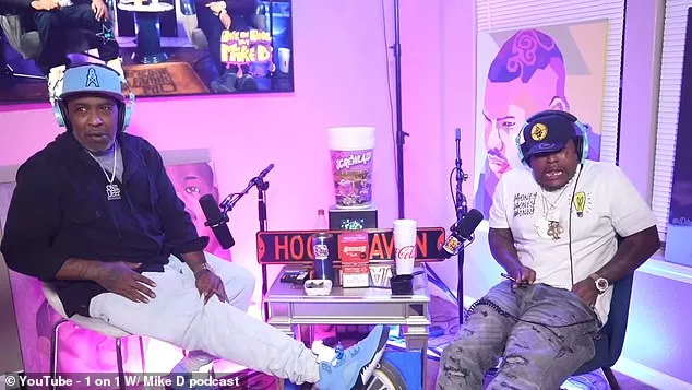 Rapper 2 Low accidentally fires gűn during podcast recording with rap legend Mike D (video)