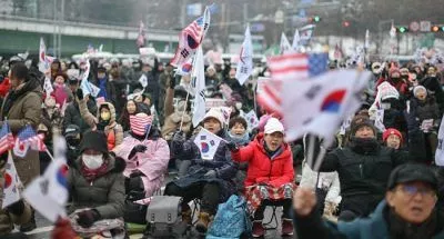 South Koreans Protest In Snow As Yoon Arrest Deadline Nears