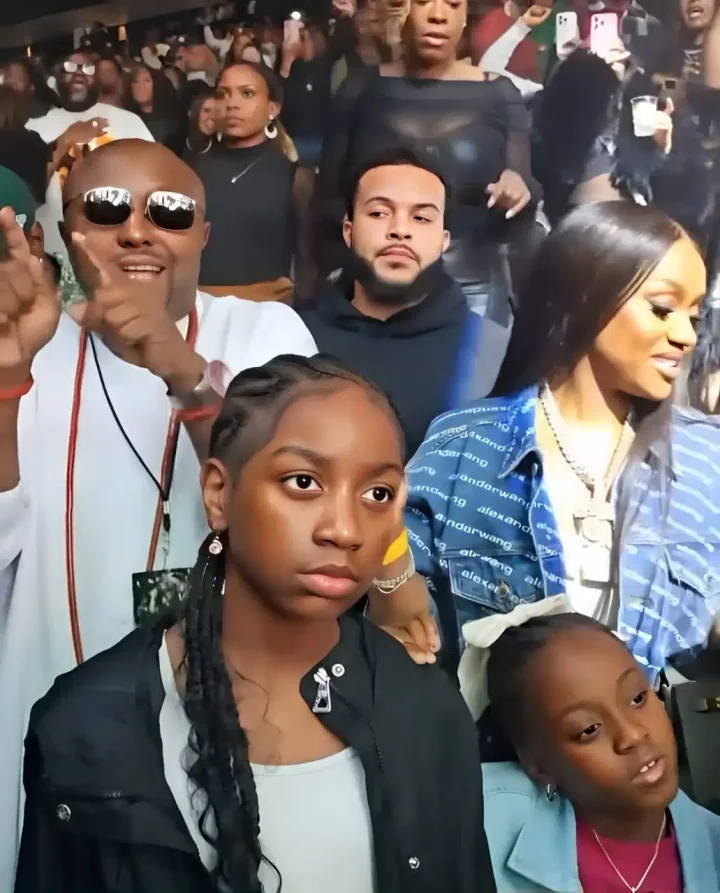 Reactions trail video of Chioma and Hailey at Davido's concert