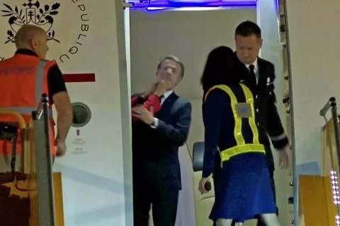 French President, Emmanuel Macron Reacts After Video Shows His Wife Slapping Him French President, Emmanuel Macron Reacts After Video Shows His Wife Slapping Him