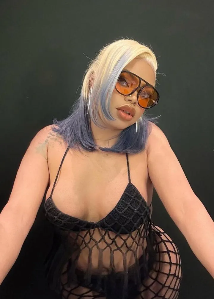 Bobrisky Surprises Fans, Flaunts Body In Pantyhose Bobrisky Surprises Fans, Flaunts Body In Pantyhose