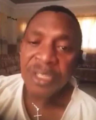 Retired Nigerian Police Officer Rejects N2Million Pension After 35 Years Of Service, Cries Out In Viral Video Retired Nigerian Police Officer Rejects N2Million Pension After 35 Years Of Service, Cries Out In Viral Video