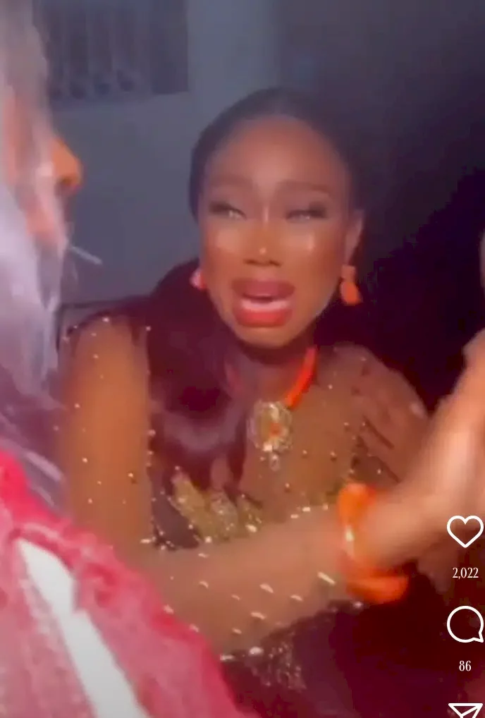 'You will never know disappointment' - Satisfied bride in tears as she prays for tailor who made her wedding dress (Video)