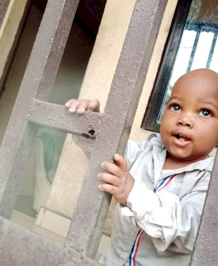 Lady glorifies God after saving her 1-year-old son who swallowed a key